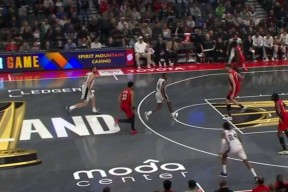 开云品牌站点包含赛地聚焦：NBA常规赛今晨热度飙升，武汉三镇状态回暖，震撼外界，阵容厚度经受考验的词条