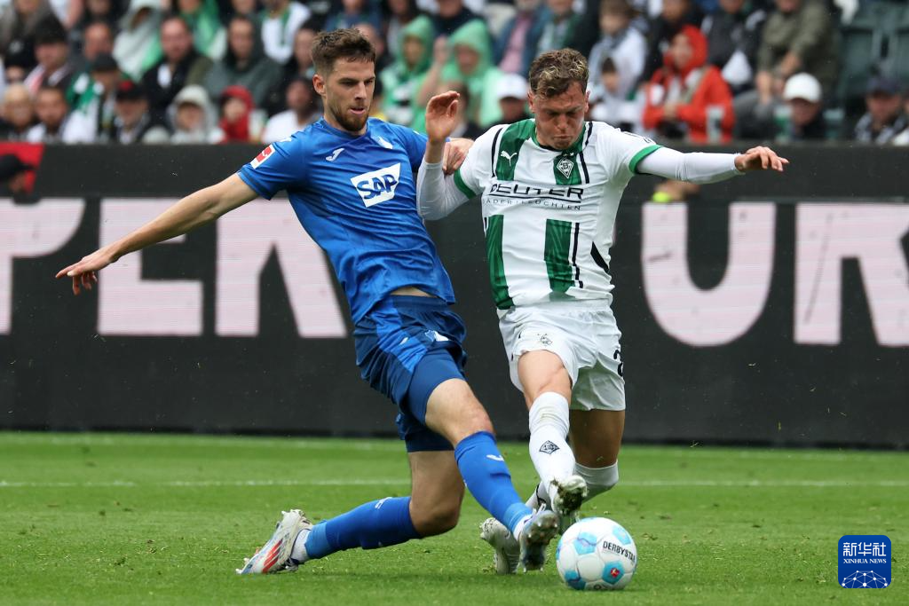 赛后体能课后；门兴格拉德巴赫防线松动备战意大利杯；信心回归；年轻球员得到机会的简单介绍